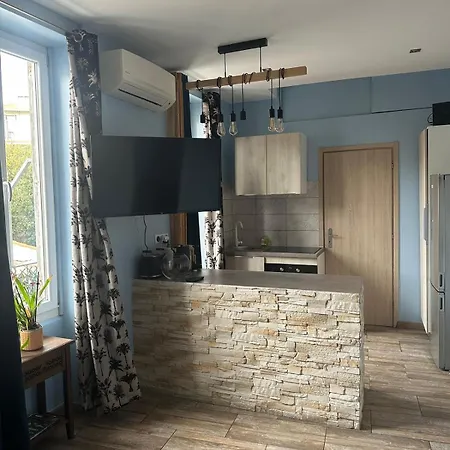 2p Plein Centre D'antibes, 500m Bord De