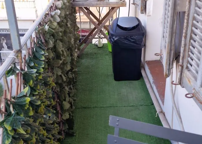 Appartement 2p Plein Centre D'antibes, 500m Bord De Antibes